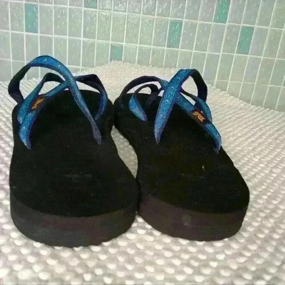 Teva Multi Strap Padded Sole Slip on Sandals Black and Blue. Size 10. Previously - Picture 6 of 11